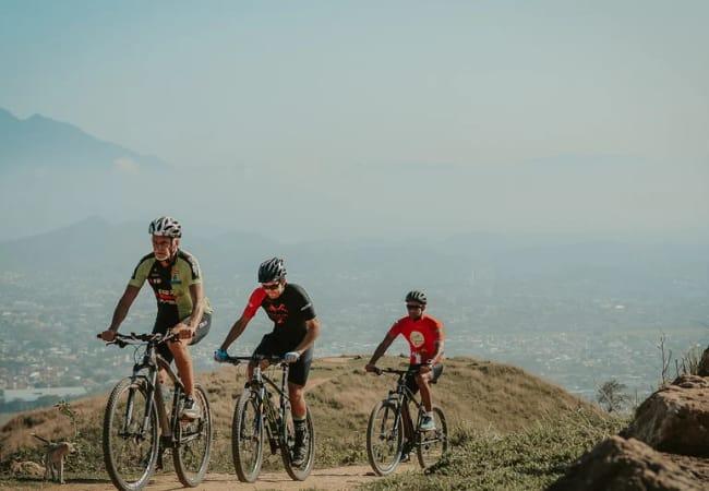 Kriteria Sepeda Downhill Untuk Menaklukkan Medan Menantang